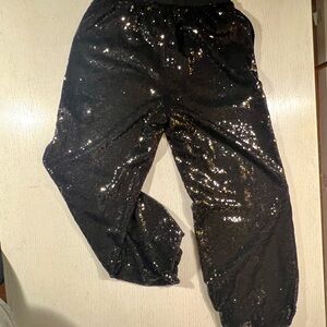 Party ready!🥳🖤 Black Sequin softly lined bubble hem pants w/elastic waist ⭐️NEW